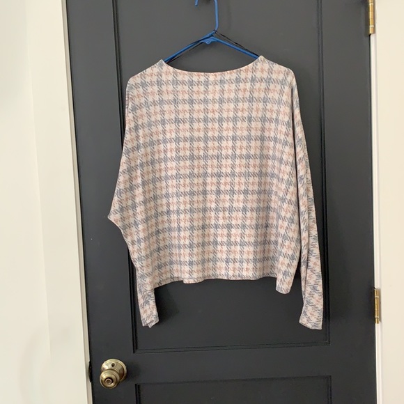H&M plaid sweater - Picture 3 of 4